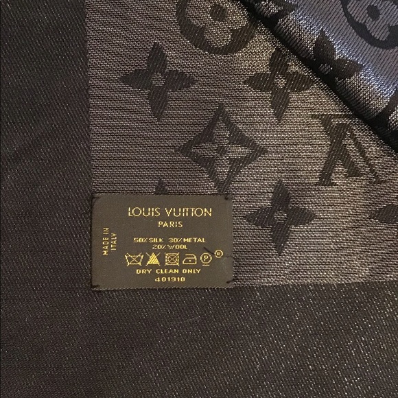 LOUIS VUITTON MONOGRAM SHINE SHAWL - Picture 7 of 8